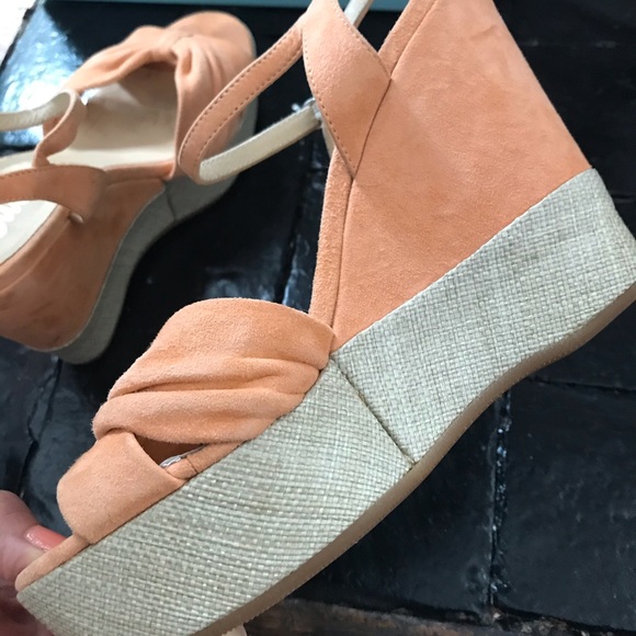 Butter suede wedges - Picture 8 of 11